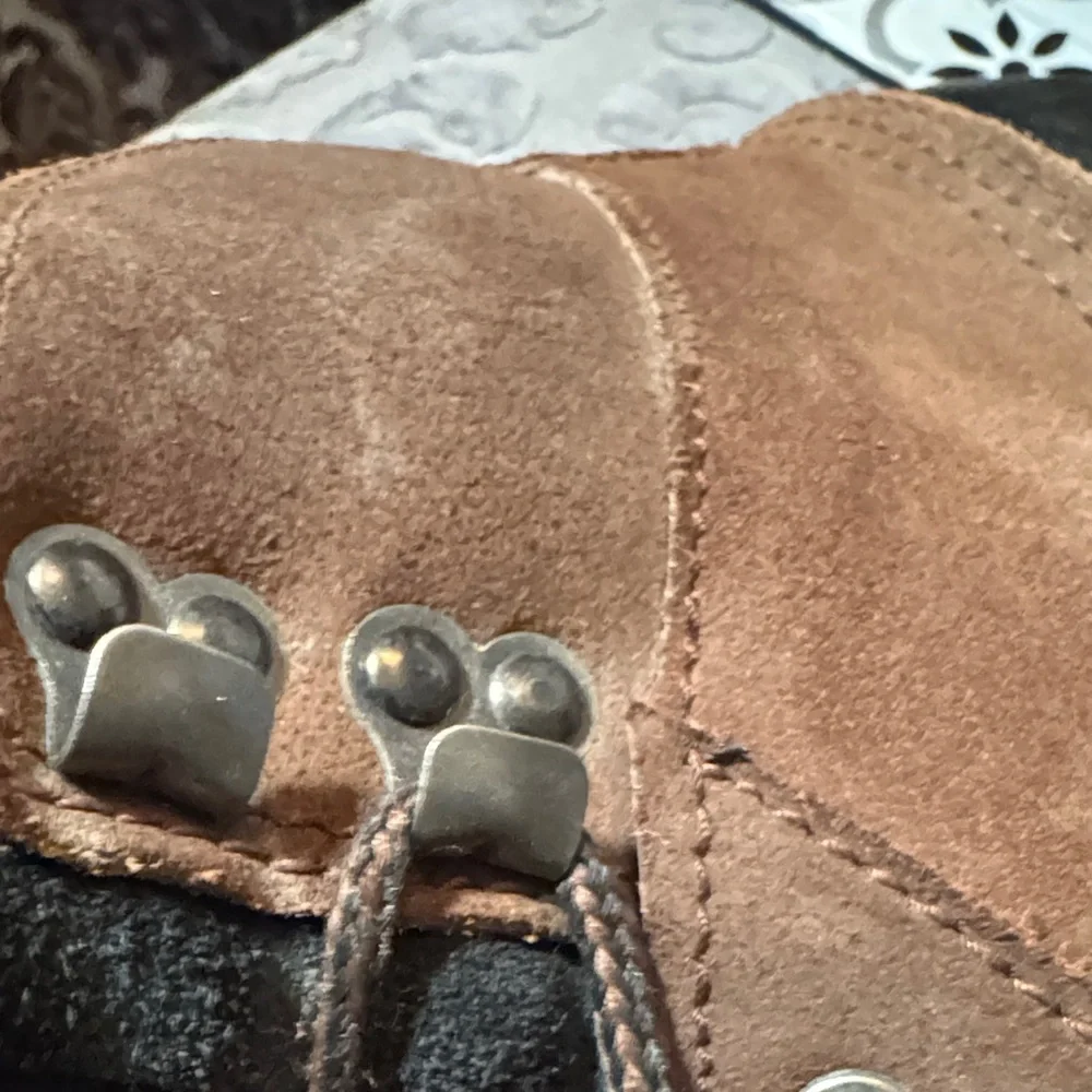 Rugged Exposure men’s Brown suede Black rubber bottom snow work Boots sz 11